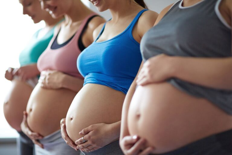 Neste artigo, vamos discutir algumas das mudanças hormonais que as mulheres podem esperar durante a gravidez.